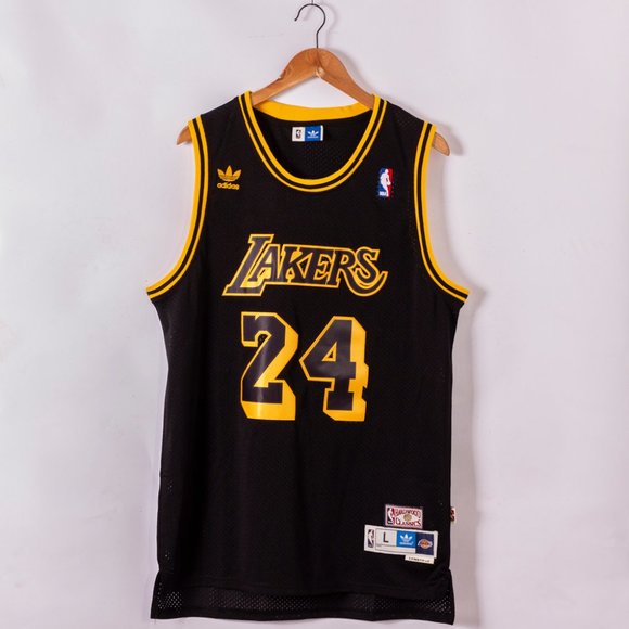 black lakers vest